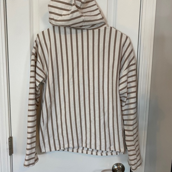 Lightweight summer hoodie - Picture 2 of 3